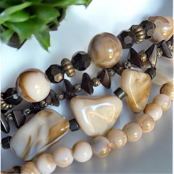 ✨ Esmor 4-Strand Necklace & Earrings Set – Vintage Demi Parure ✨ - Picture 7 of 16